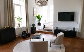 Lio Suite Design Apartment Balkon Netflix Parken